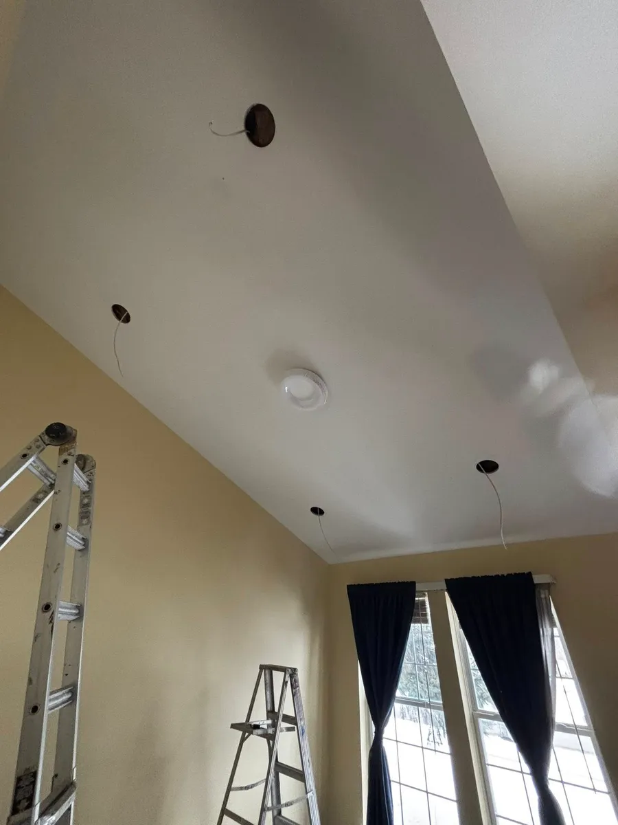 Recessed lights + ceiling fan (photo 1 of 2)